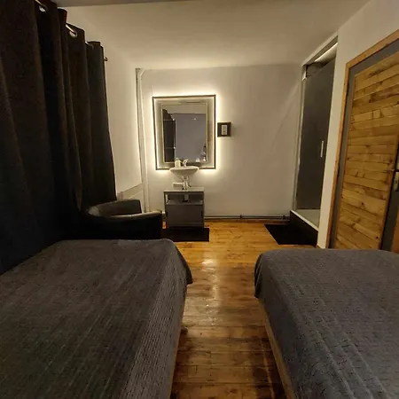 Le Vieux B&B 라로셰안알데네